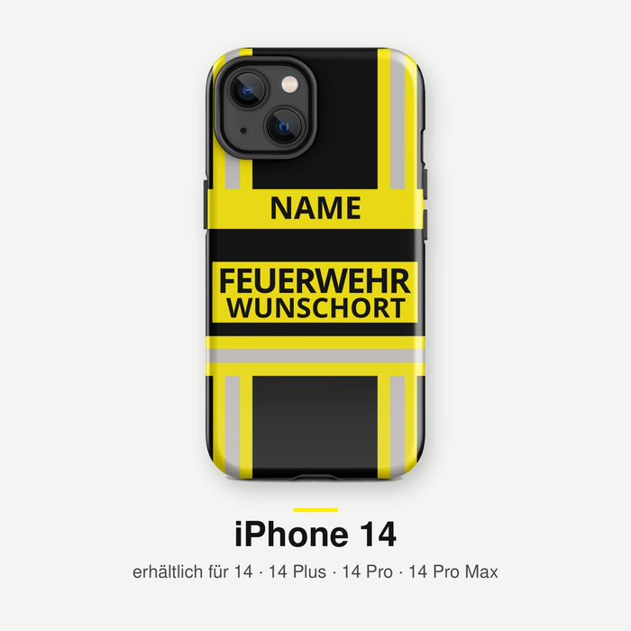 Feuerwehr Handyhülle iPhone® Hardcase Schwarz/Gelb mit Name und Wunschort – iPhone 14 / 14 Plus / 14 Pro / 14 Pro Max