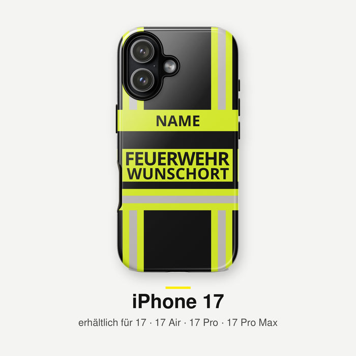 Feuerwehr Handyhülle iPhone® Hardcase Schwarz/Leuchtgelb mit Name und Wunschort – iPhone 17 / 17 Air / 17 Pro / 17 Pro Max