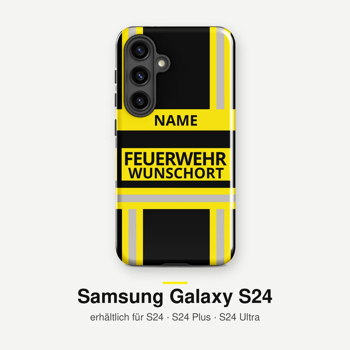 Feuerwehr Handyhülle Samsung® Hardcase Schwarz/Gelb mit Name und Wunschort – Samsung Galaxy S24 / S24 Plus / S24 Ultra