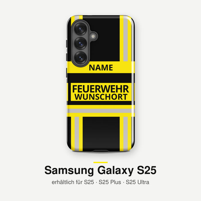 Feuerwehr Handyhülle Samsung® Hardcase Schwarz/Gelb mit Name und Wunschort – Samsung Galaxy S25 / S25 Plus / S25 Ultra