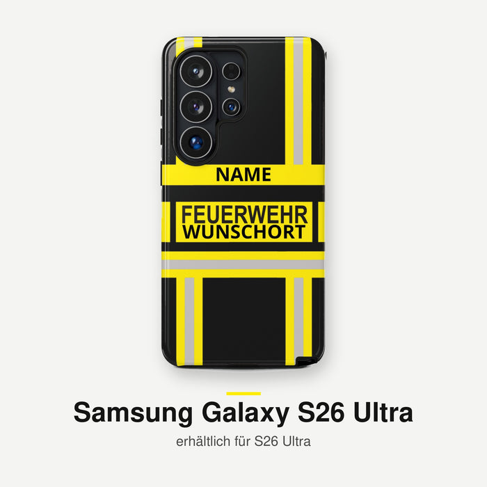 Feuerwehr Handyhülle Samsung® Hardcase Schwarz/Gelb mit Name und Wunschort – Samsung Galaxy S26 Ultra