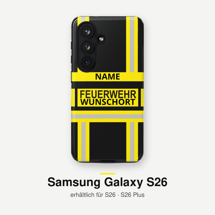Feuerwehr Handyhülle Samsung® Hardcase Schwarz/Gelb mit Name und Wunschort – Samsung Galaxy S26 / S26 Plus