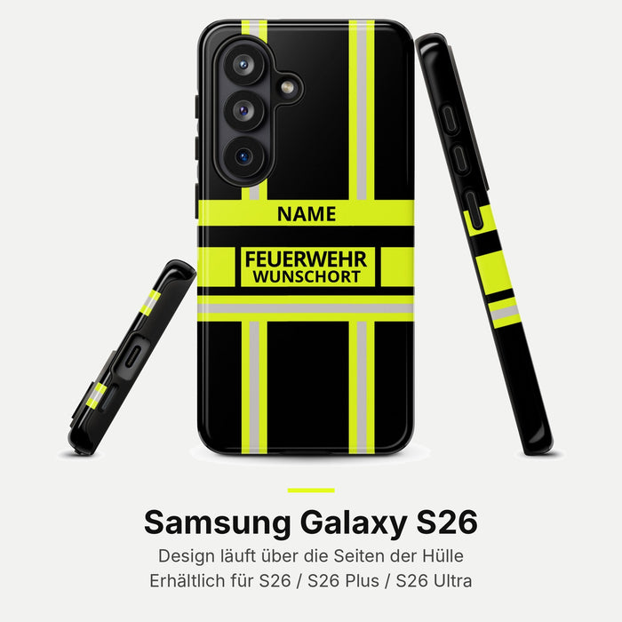 Feuerwehr Handyhülle Samsung® Hardcase Schwarz/Leuchtgelb mit Name und Wunschort – Samsung Galaxy S26 / S26 Plus / S26 Ultra
