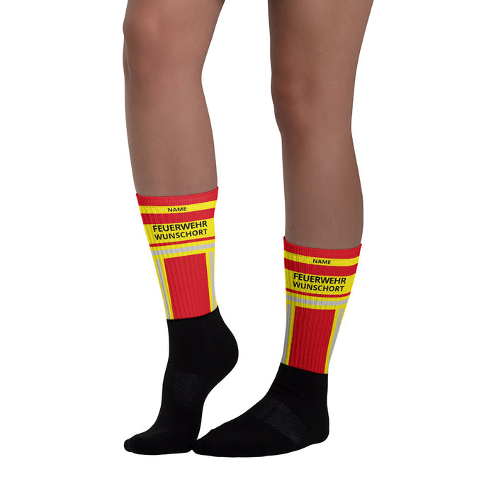 Feuerwehr Socken – Personalisiert mit Name & Wunschort (Rot/Gelb) – Bild 2