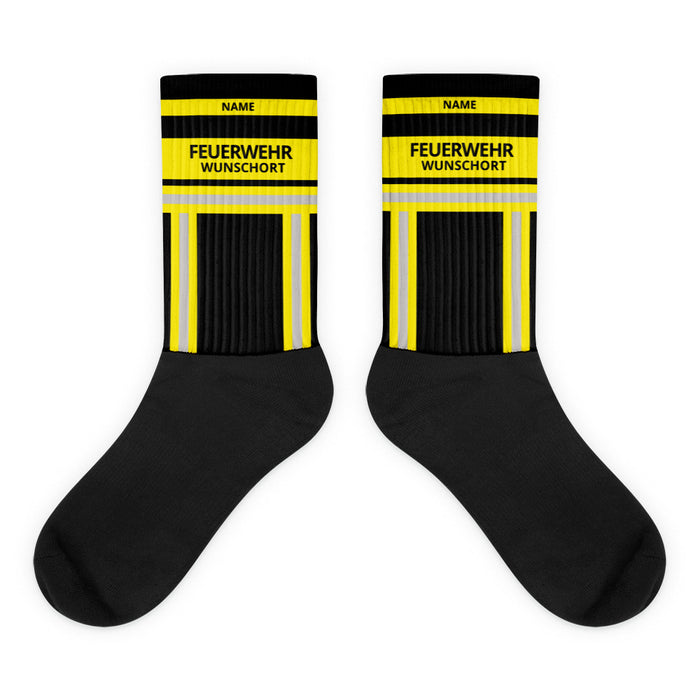 Feuerwehr Socken – Personalisiert mit Name & Wunschort (Schwarz/Gelb) – Bild 1