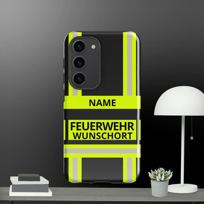 Feuerwehr Handyhülle Samsung® Galaxy S23 Hardcase Schwarz/Leuchtgelb – personalisiert mit Name und Feuerwehr
