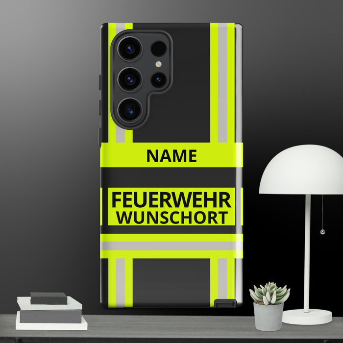 Feuerwehr Handyhülle Samsung® Galaxy S23 Ultra Hardcase Schwarz/Leuchtgelb – personalisiert mit Name und Feuerwehr