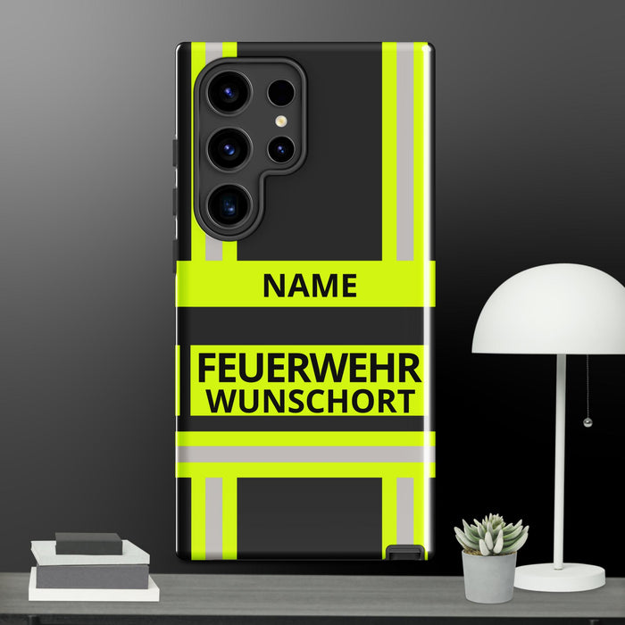 Feuerwehr Handyhülle Samsung® Galaxy S24 Ultra Hardcase Schwarz/Leuchtgelb – personalisiert mit Name und Feuerwehr